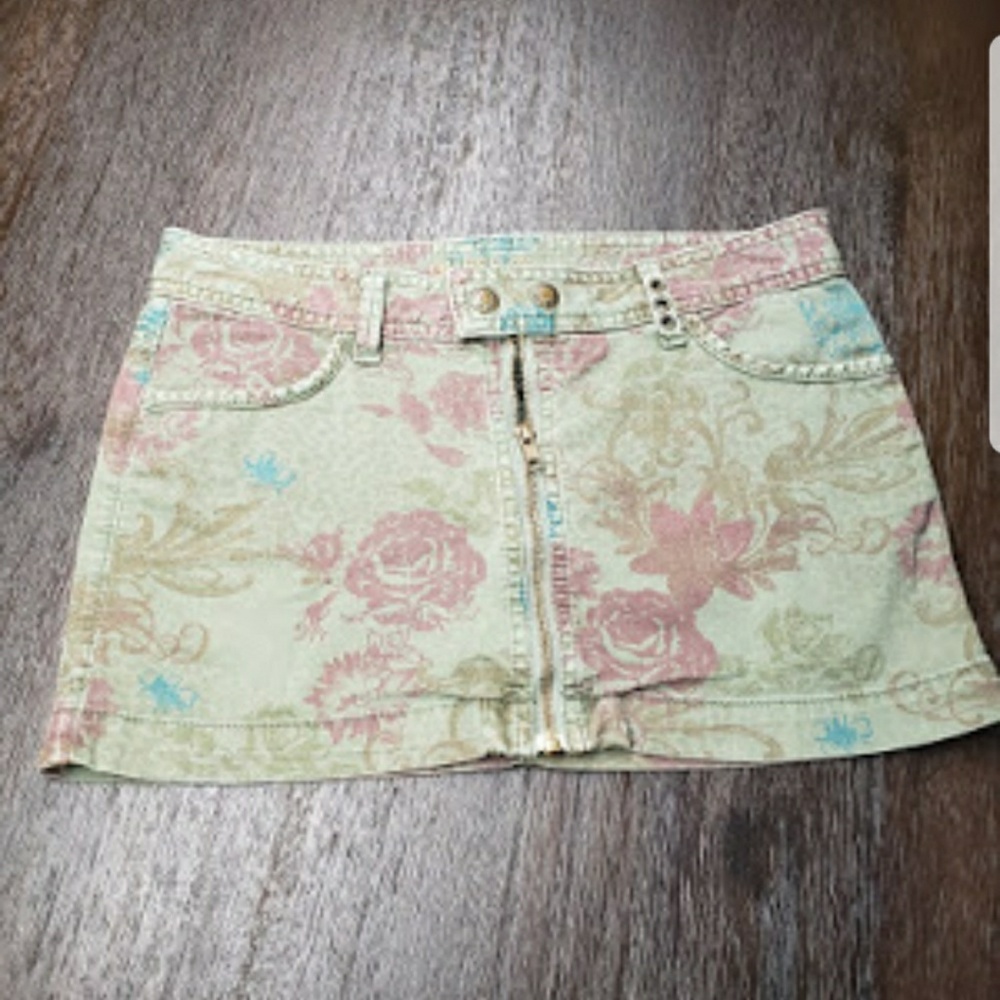 Women's Guess jean skirt size 24